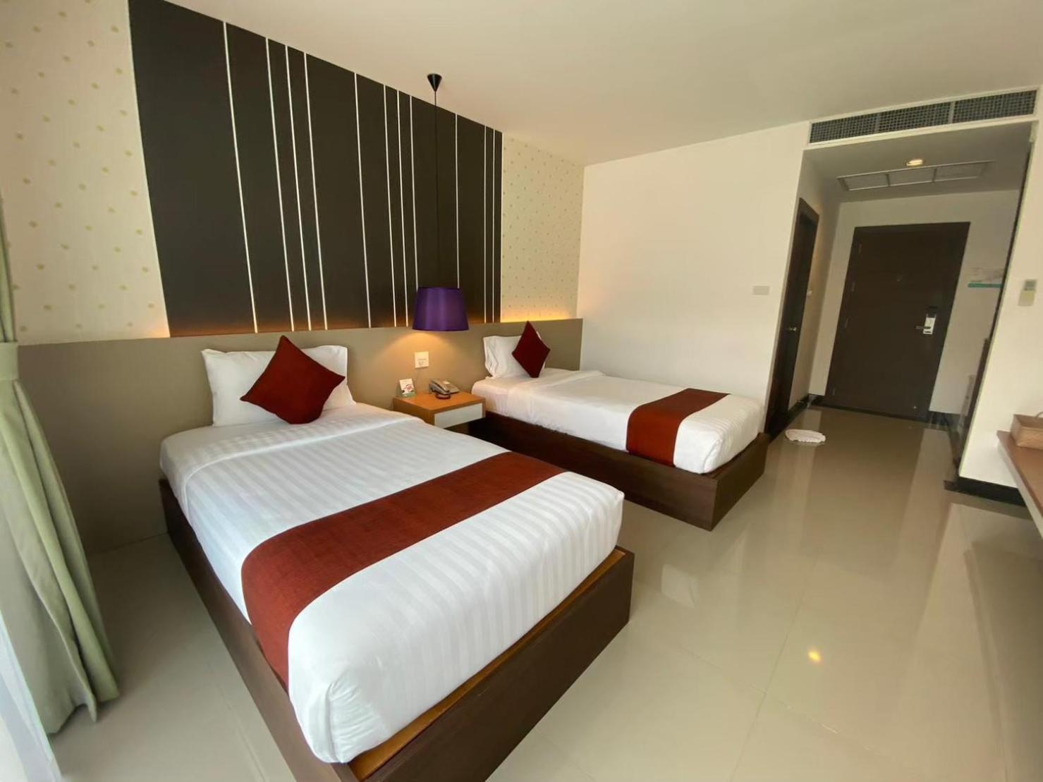 Siva Royal Hotel Phatthalung Buitenkant foto
