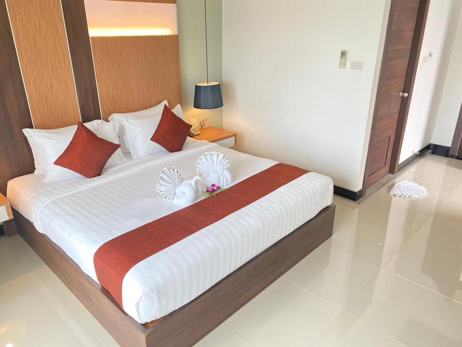 Siva Royal Hotel Phatthalung Buitenkant foto