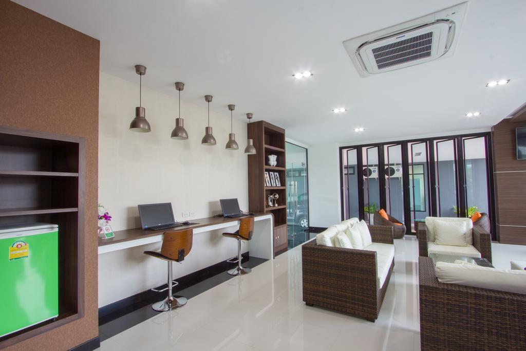 Siva Royal Hotel Phatthalung Buitenkant foto