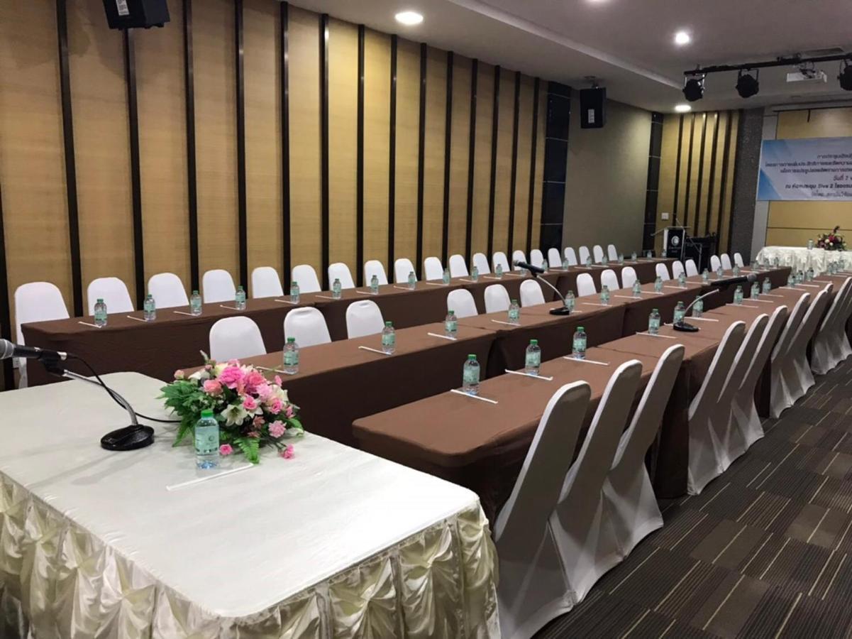 Siva Royal Hotel Phatthalung Buitenkant foto